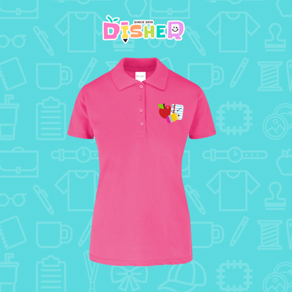 PBY-D-0088: Polo Bordada 50/50 Dama I Útiles manzana lápiz